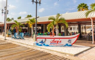 Lucy's Retired Surfer's Bar & Restaurant